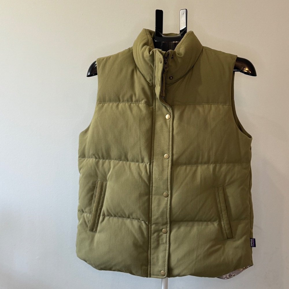 Patagonia Bivy Down Vest – Women’s M – Dark Olive w/ Printed Lining
